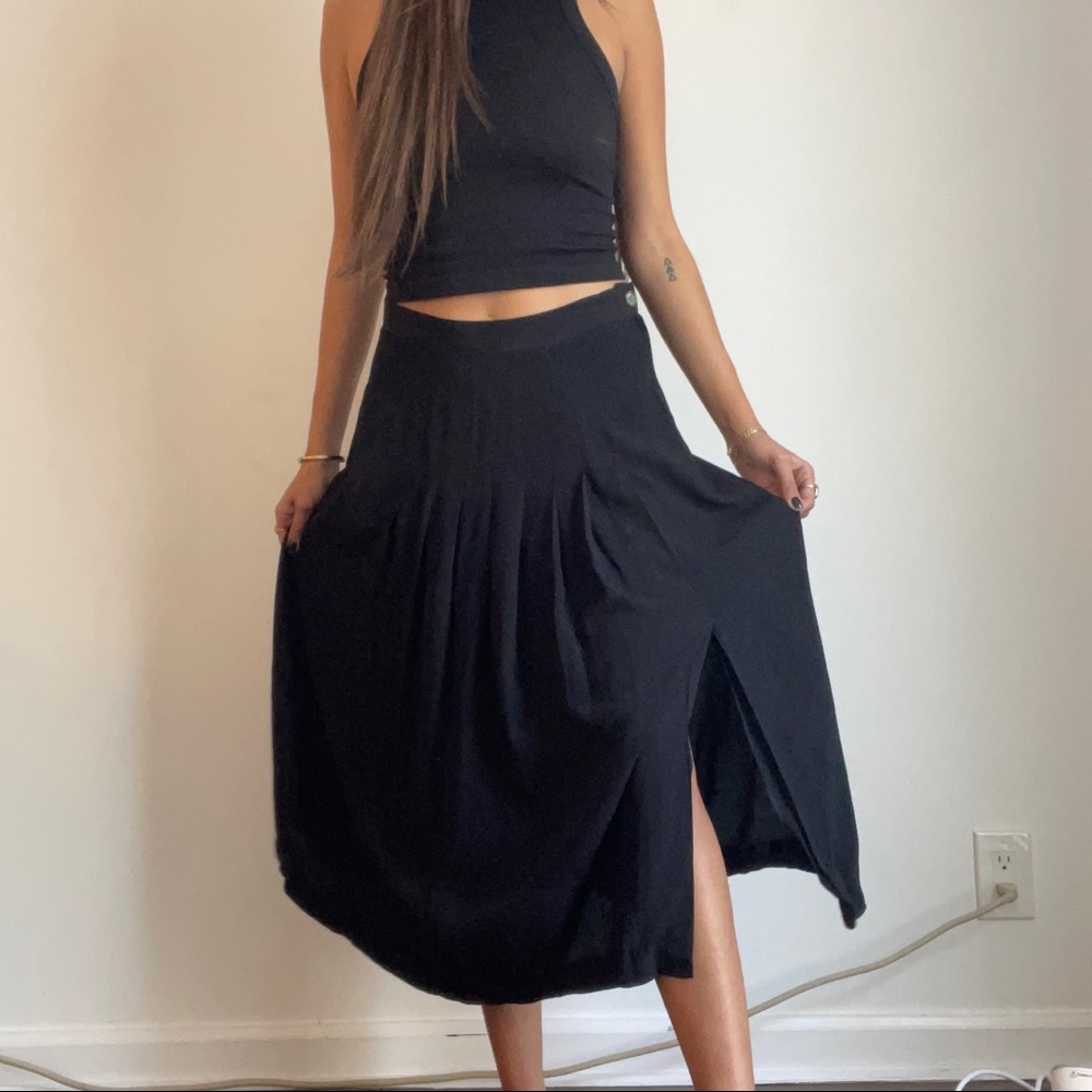 Vintage pleated midi skirt black